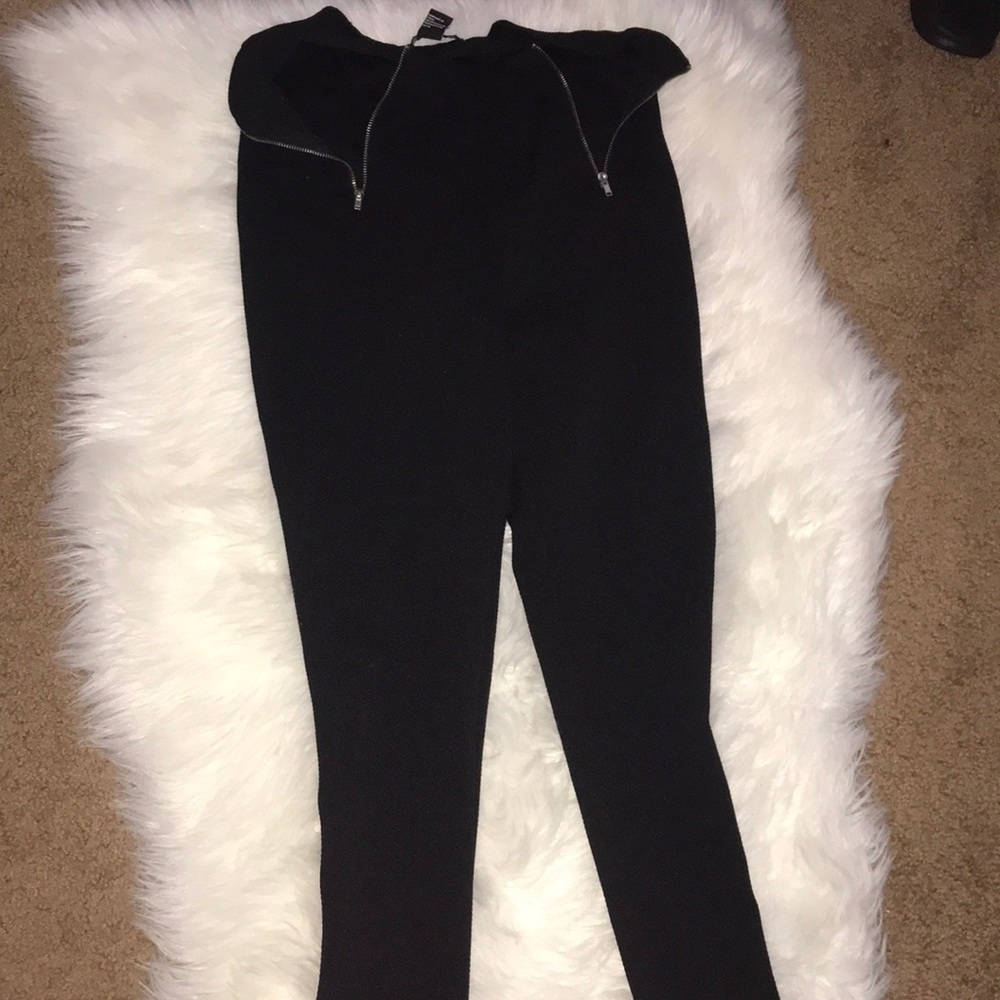 Black zip up leggings. Skinny long leggings. NEW